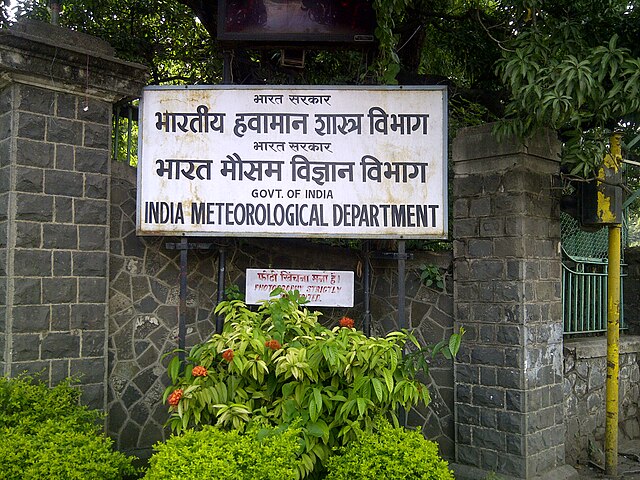 November 2025 Weather Forecast: Normal South Rains & Mild Temps